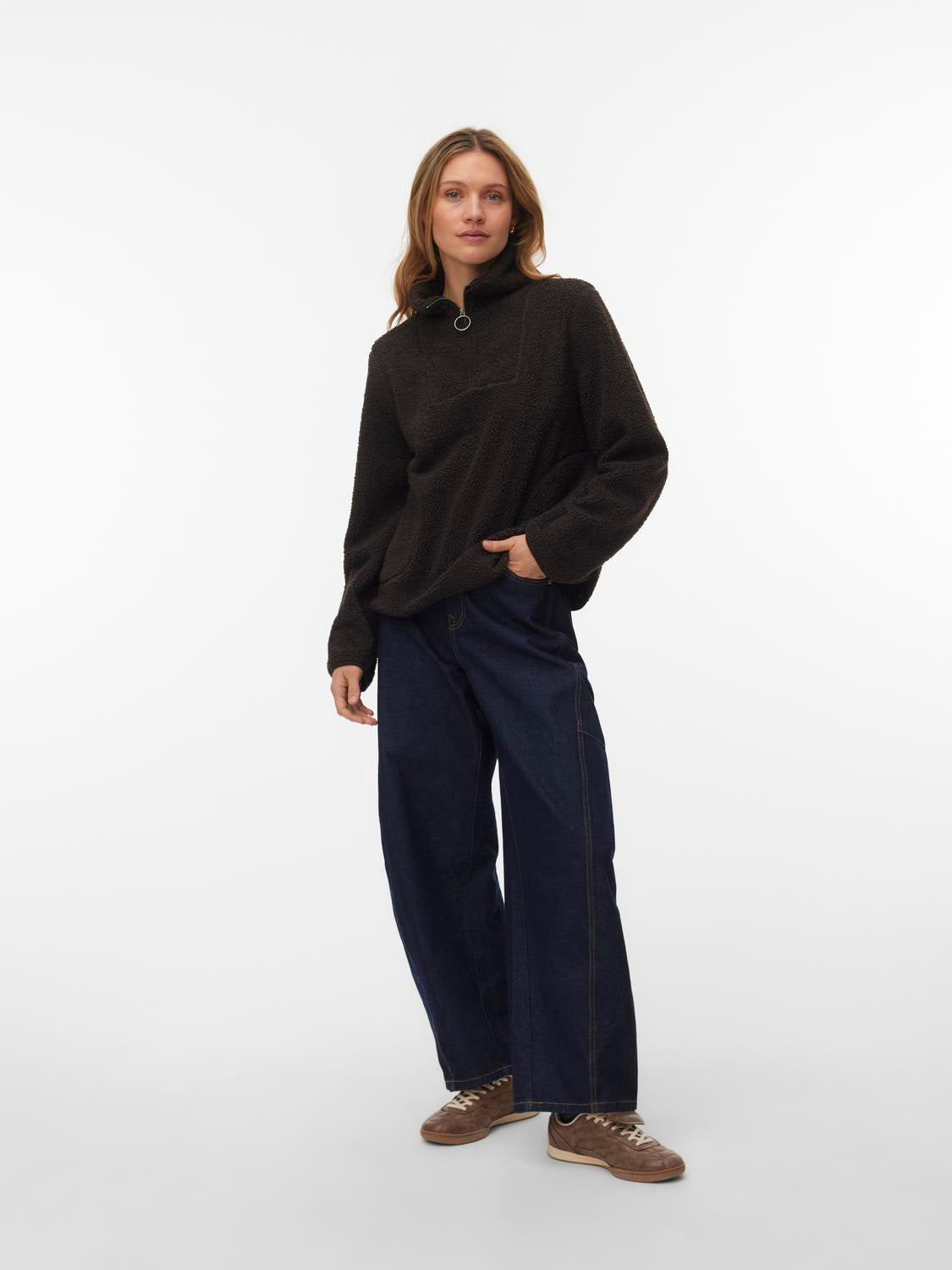 model_shot-front